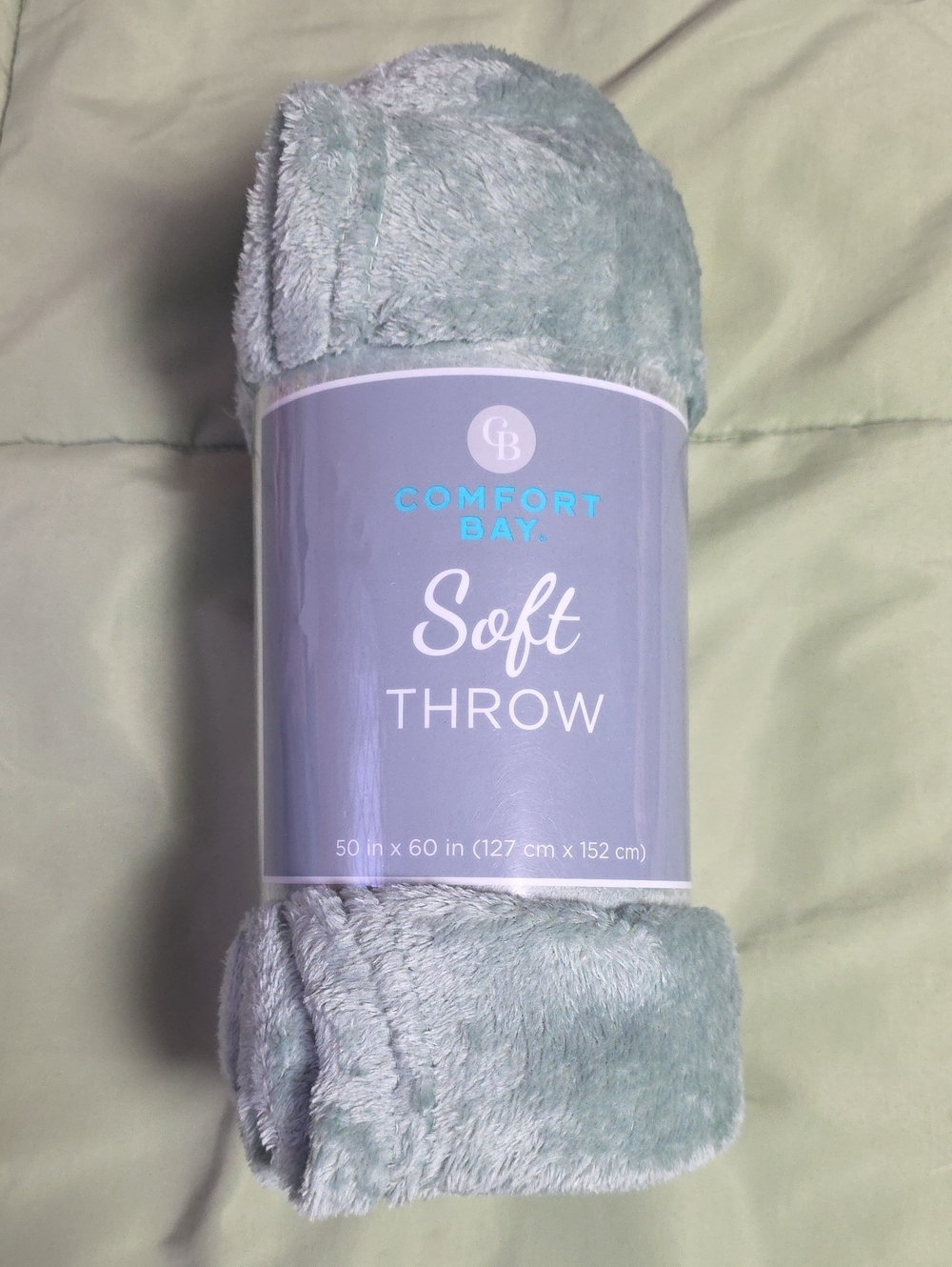 Comfort Bay Plush Throw Blanket in Sage Green